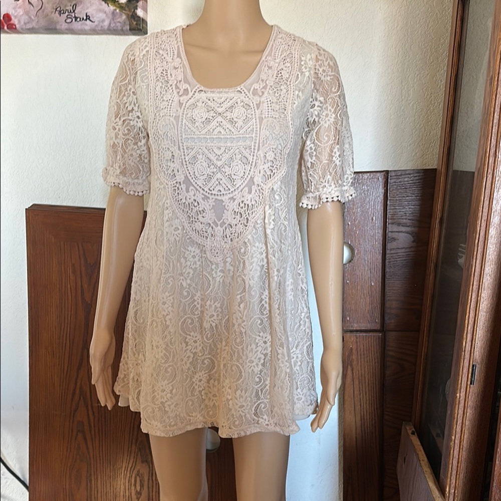 Alter’d State Cream Lace Dress/Tunic - Picture 1 of 5
